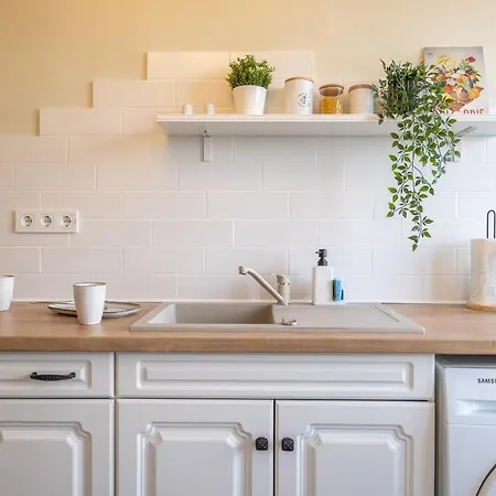 Апартамент Sunrise 1bdrm View Ndk Congress Centre